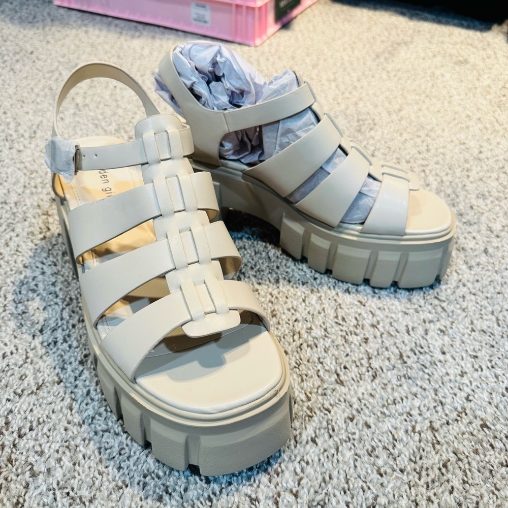 NEW Galaxy Off White Platform Sandals Chunky Lug Soles Size 11 Madden Girl